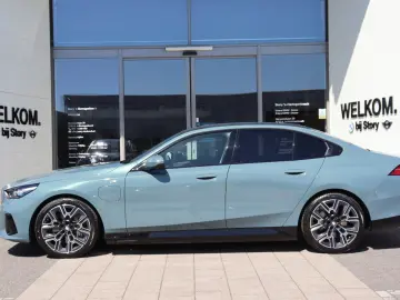 BMW 550e xDrive M Sport Pano