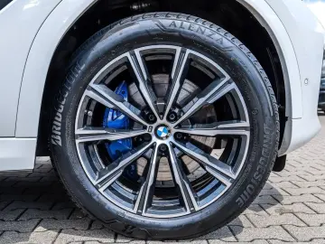 BMW X6 xDr30d MSpo Massage Ventil 360 H&K IconicGlow Merino