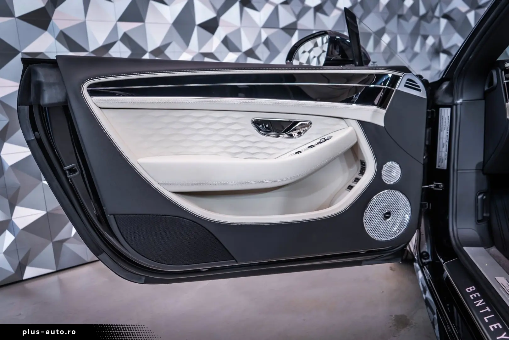 BENTLEY GTC Speed First Edition Black Line  Naim
