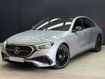 MERCEDES-BENZ E 220 d AMG  Pano  Night-Paket Burmester