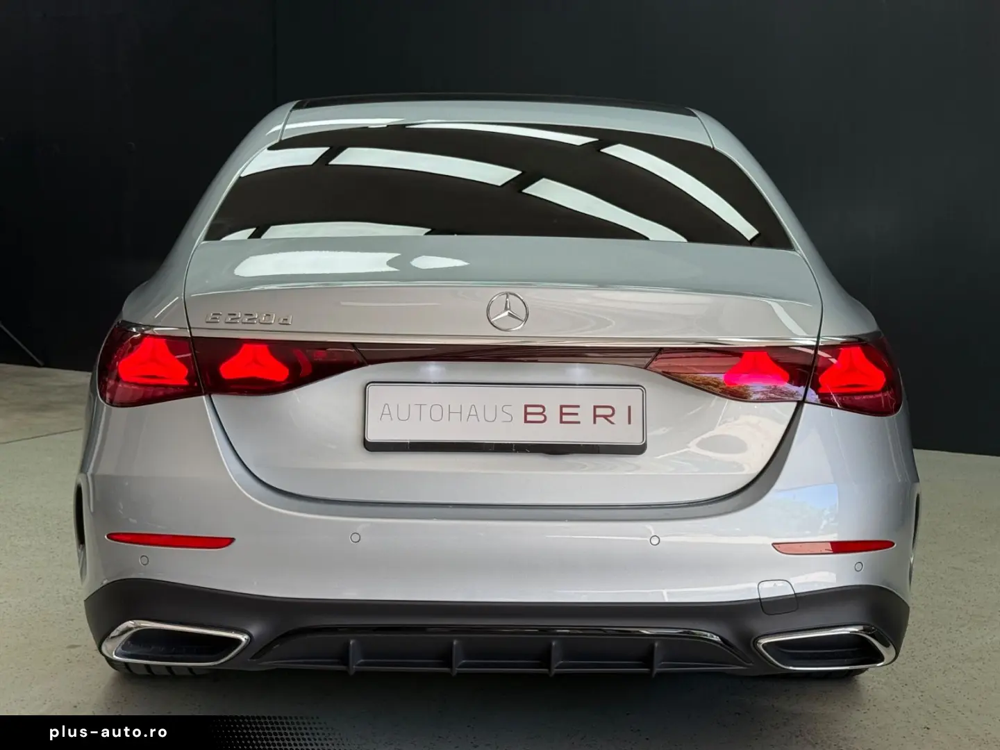 MERCEDES-BENZ E 220 d AMG  Pano  Night-Paket Burmester