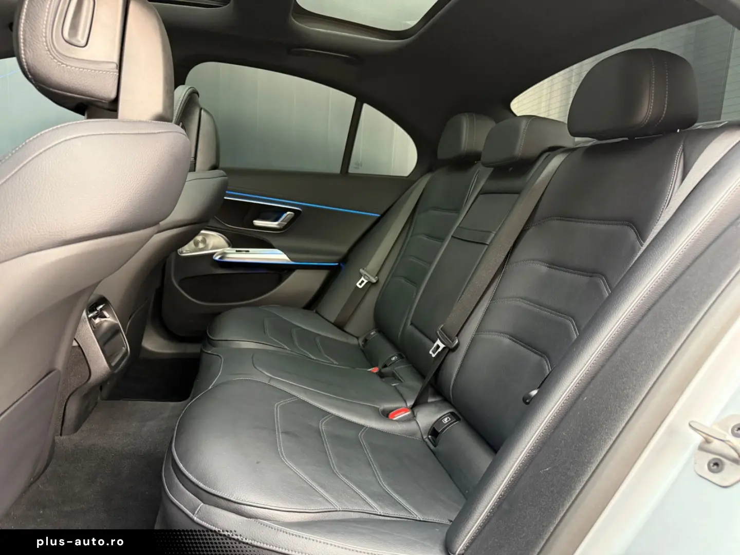MERCEDES-BENZ E 220 d AMG  Pano  Night-Paket Burmester