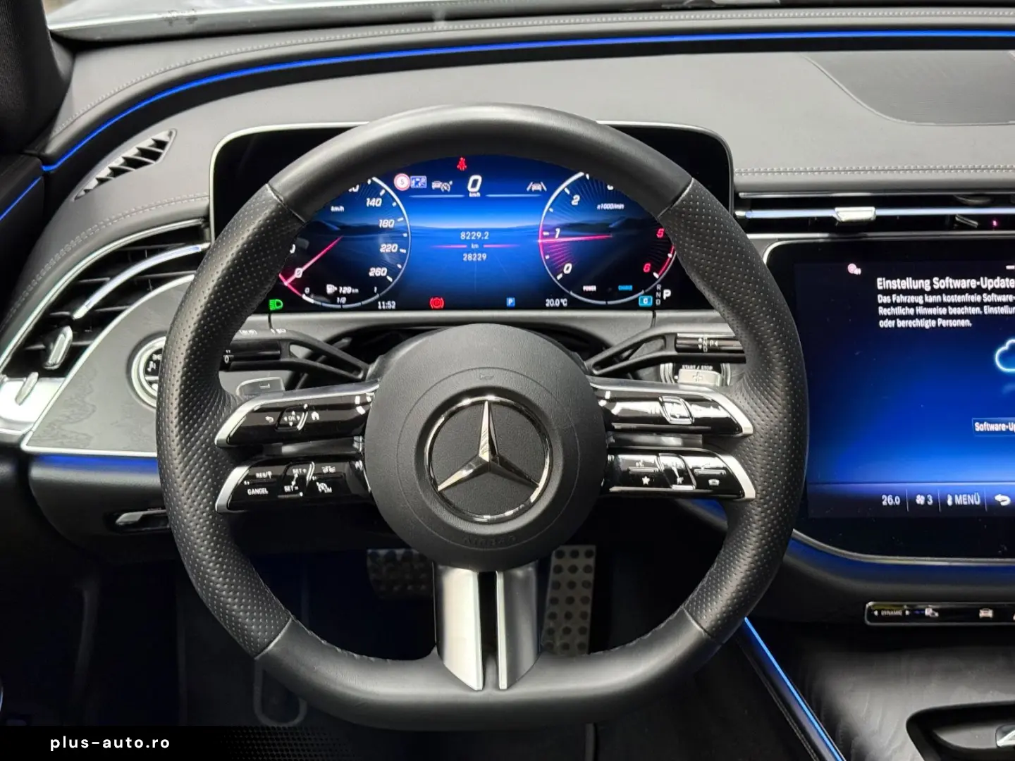 MERCEDES-BENZ E 220 d AMG  Pano  Night-Paket Burmester