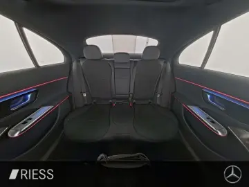 MERCEDES-BENZ E 300 de AMG Sport Night Distr Pano 360