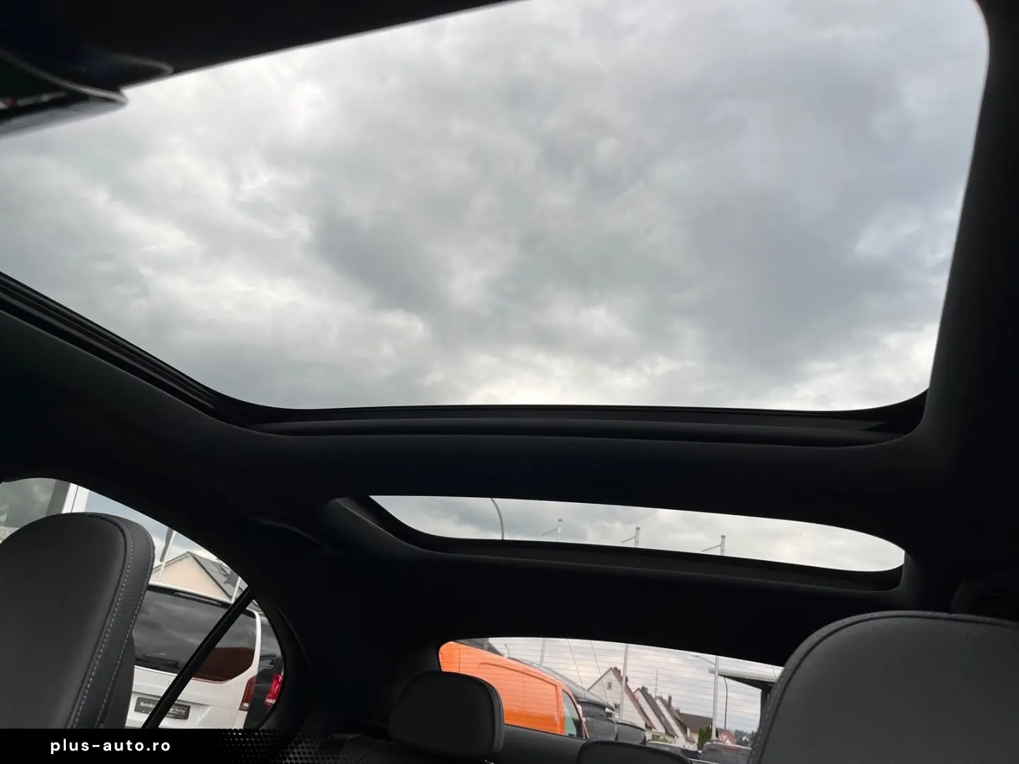 MERCEDES-BENZ E 300 e AMG-Adv  Night Pano Leder 20