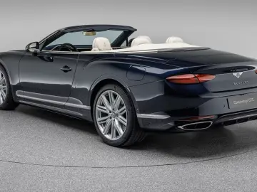 Bentley Continental GTC V8 Hybrid   Head-Up Display