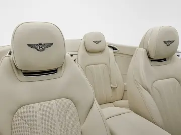 Bentley Continental GTC V8 Hybrid   Head-Up Display