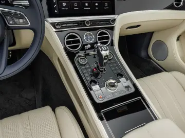 Bentley Continental GTC V8 Hybrid   Head-Up Display
