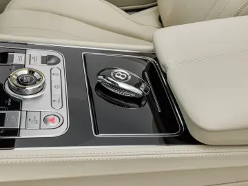 Bentley Continental GTC V8 Hybrid   Head-Up Display