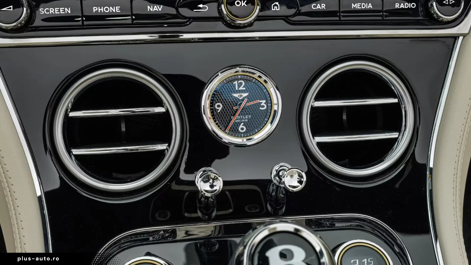 Bentley Continental GTC V8 Hybrid   Head-Up Display