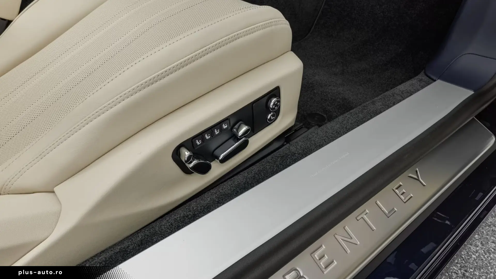 Bentley Continental GTC V8 Hybrid   Head-Up Display