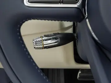 Bentley Continental GTC V8 Hybrid   Head-Up Display