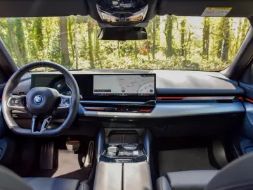 BMW 530e M Sport Edition Panorama