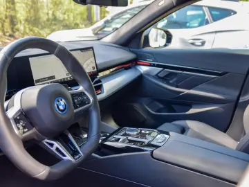 BMW 530e M Sport Edition Panorama