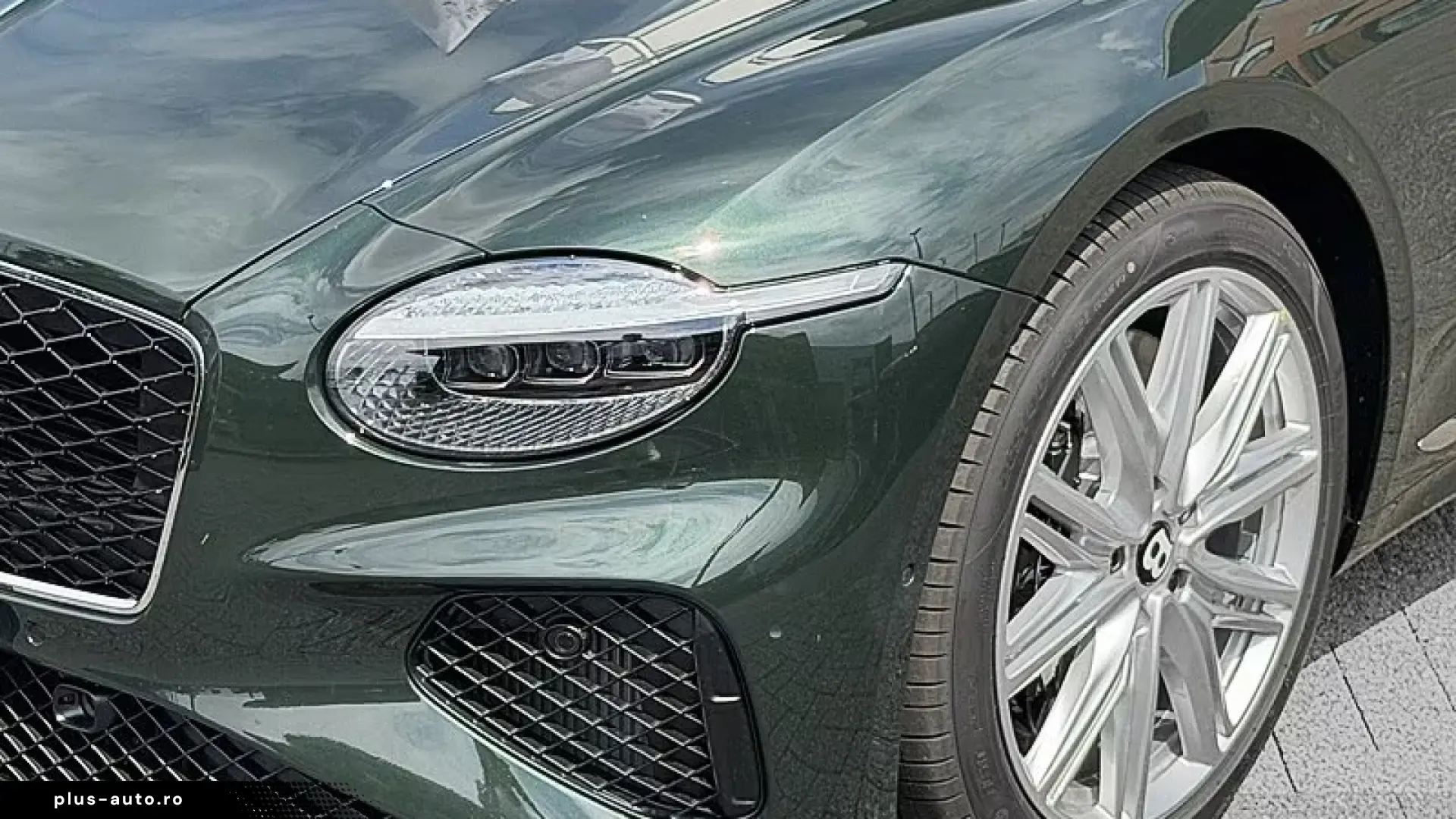 Bentley Continental GTC  Touring FrontSeat Rotating