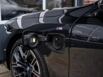 BMW 550e xDrive M Sport Pro Pano