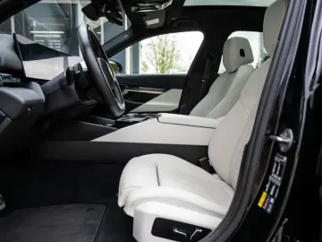BMW 550e xDrive M Sport Pro Pano