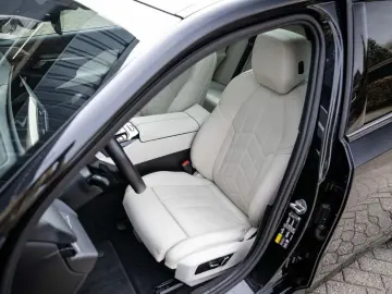 BMW 550e xDrive M Sport Pro Pano