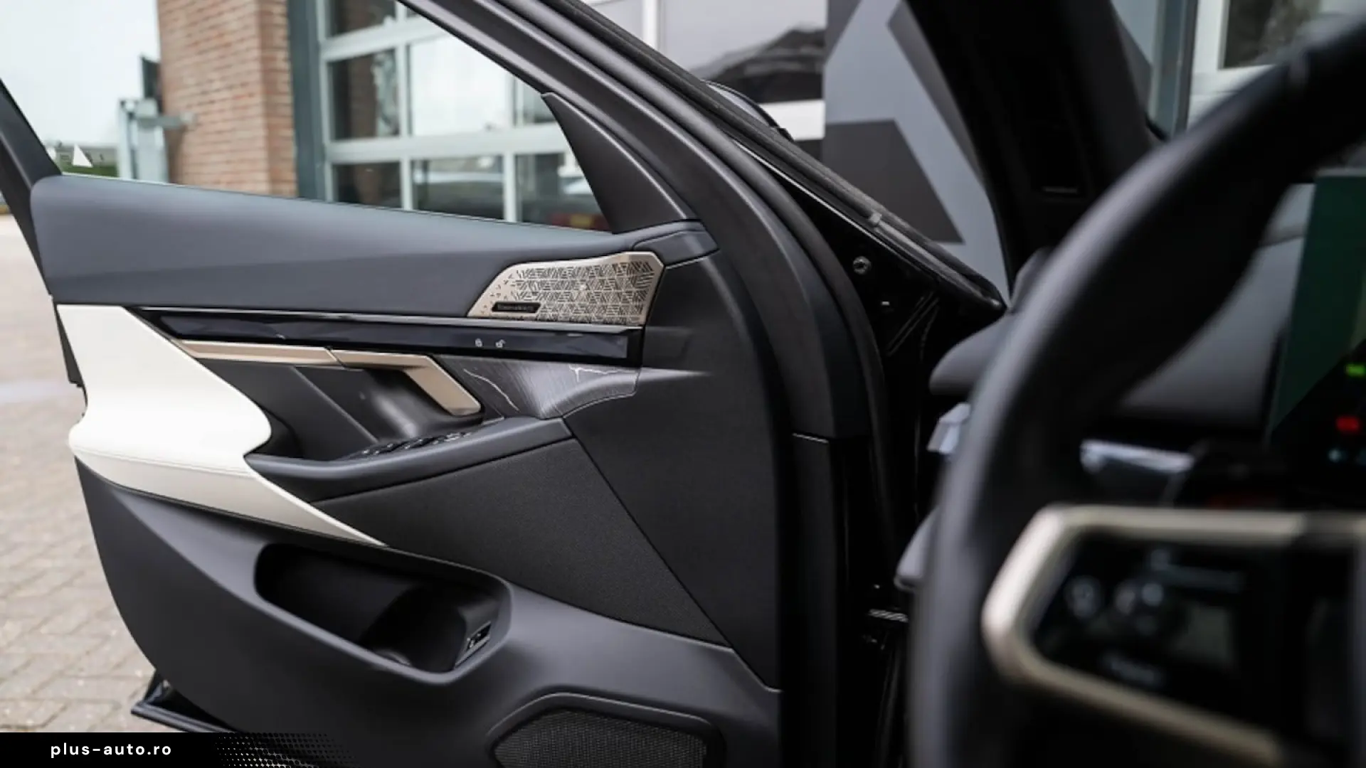 BMW 550e xDrive M Sport Pro Pano