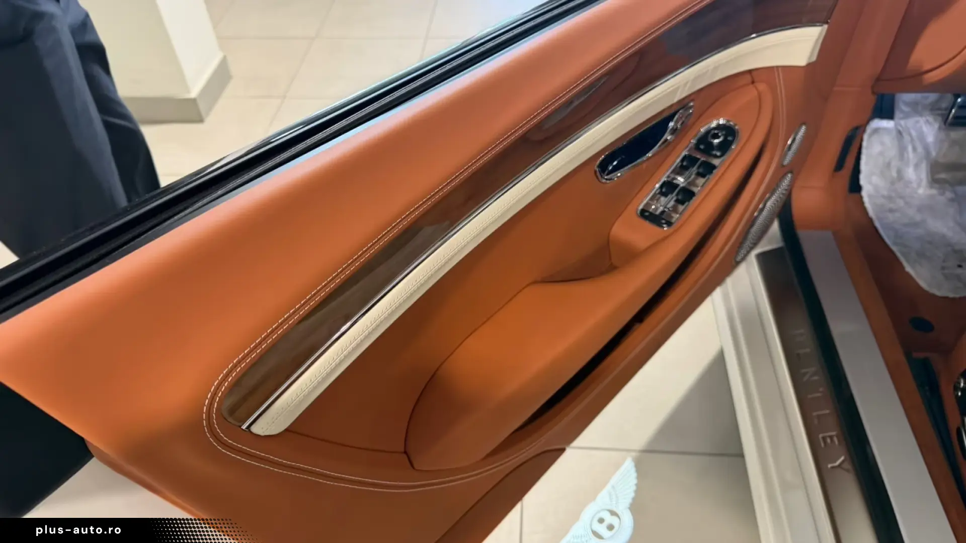 Bentley Continental GTC V8- B&O- 22