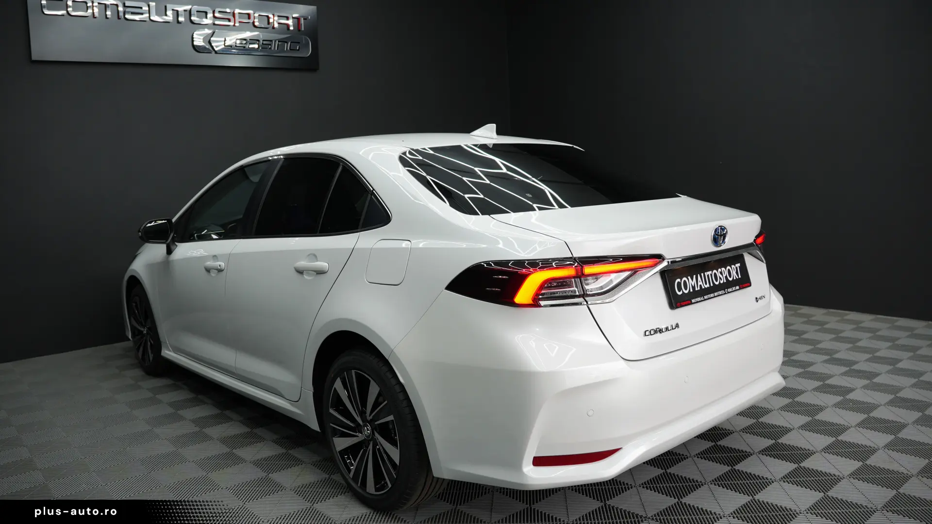TOYOTA COROLLA SEDAN HYB DYNAMIC