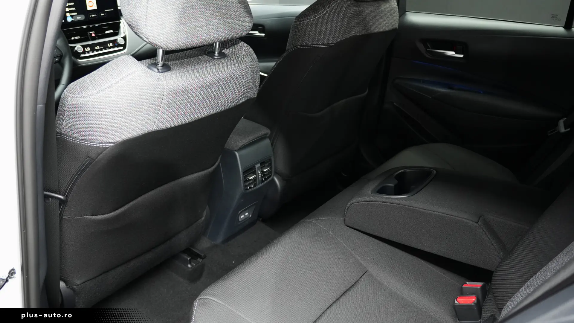 TOYOTA COROLLA SEDAN HYB DYNAMIC
