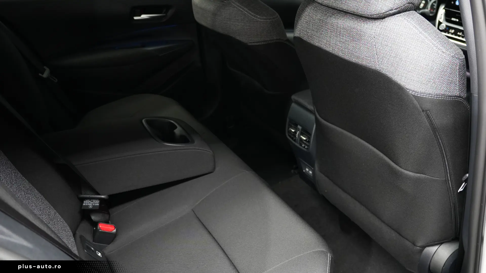 TOYOTA COROLLA SEDAN HYB DYNAMIC