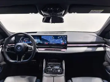 BMW 530e M Sport Edition   Innovation Pack