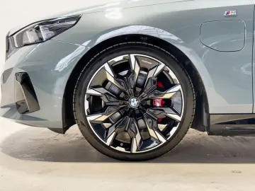 BMW 530e M Sport Edition   Innovation Pack