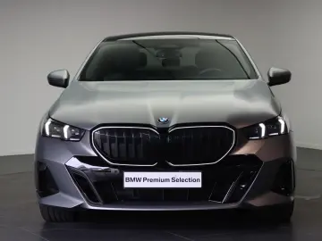 BMW 550e xDrive M Sport   Panoramic