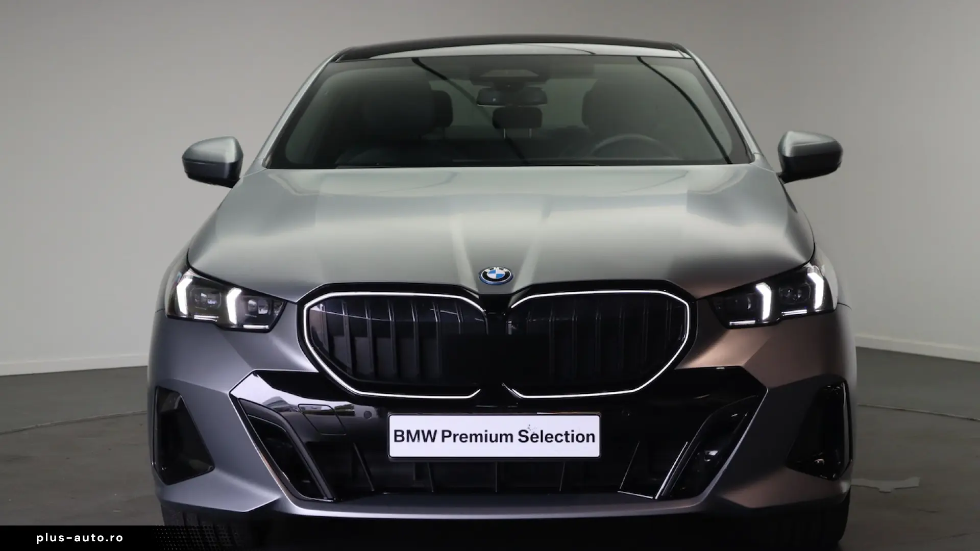 BMW 550e xDrive M Sport   Panoramic
