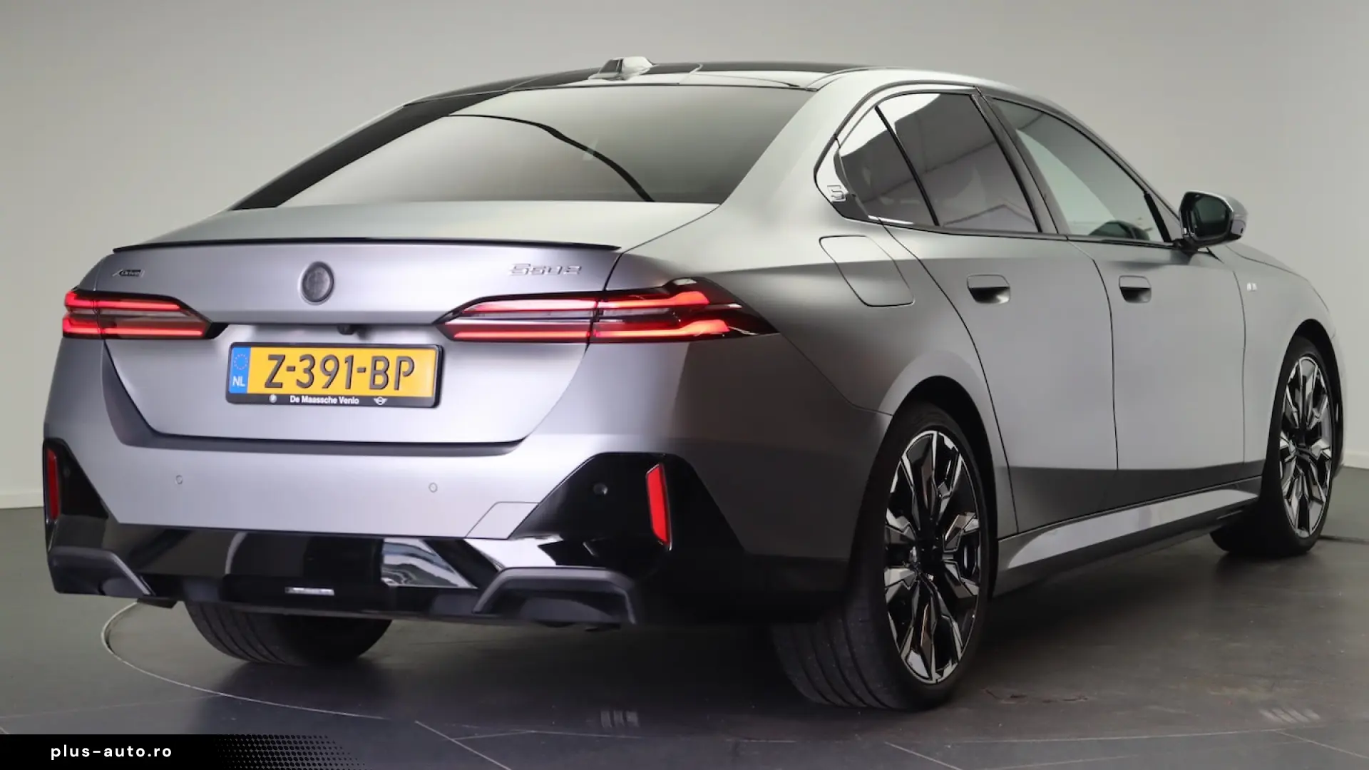 BMW 550e xDrive M Sport   Panoramic