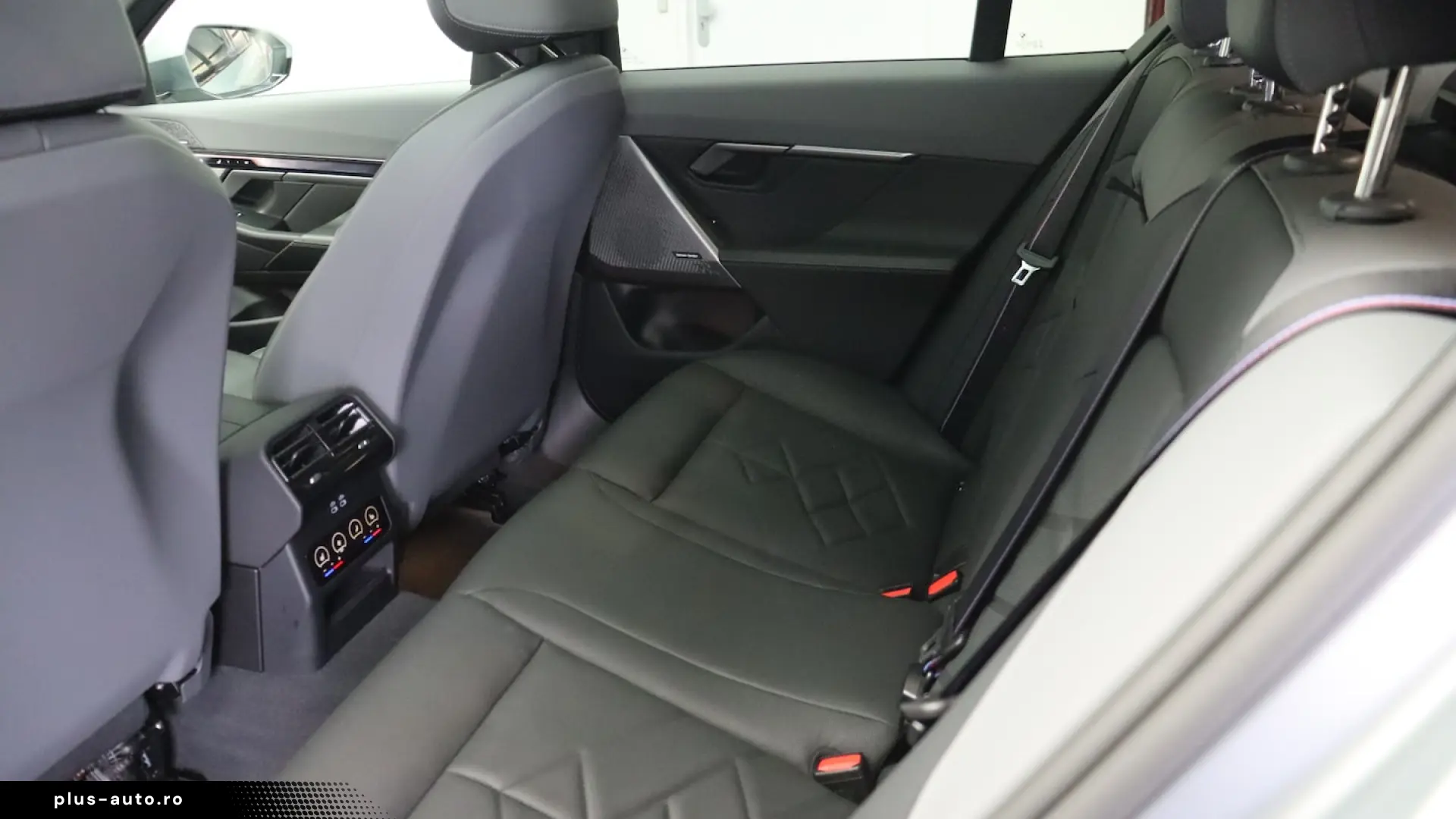 BMW 550e xDrive M Sport   Panoramic