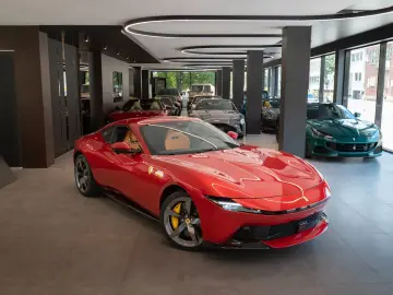 Ferrari Amalfi   Rosso Imola  Lift ACC P.Display