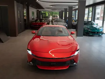 Ferrari Amalfi   Rosso Imola  Lift ACC P.Display