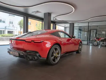 Ferrari Amalfi   Rosso Imola  Lift ACC P.Display