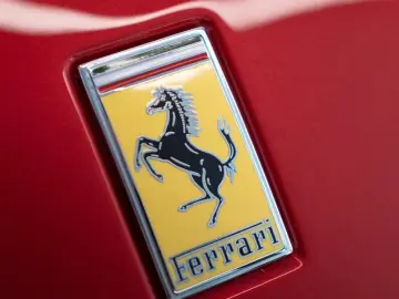 Ferrari Amalfi   Rosso Imola  Lift ACC P.Display