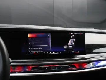 BMW 750e xDrive M Sport Fond Theater