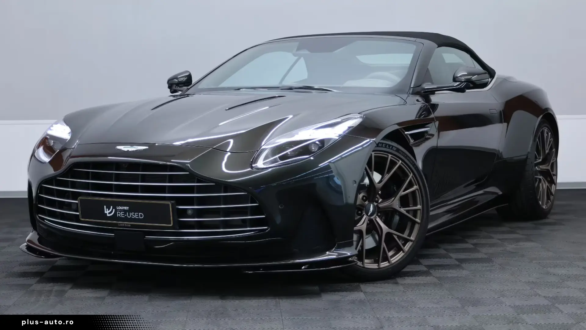Aston Martin DB12 Volante