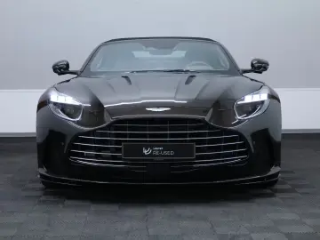 Aston Martin DB12 Volante