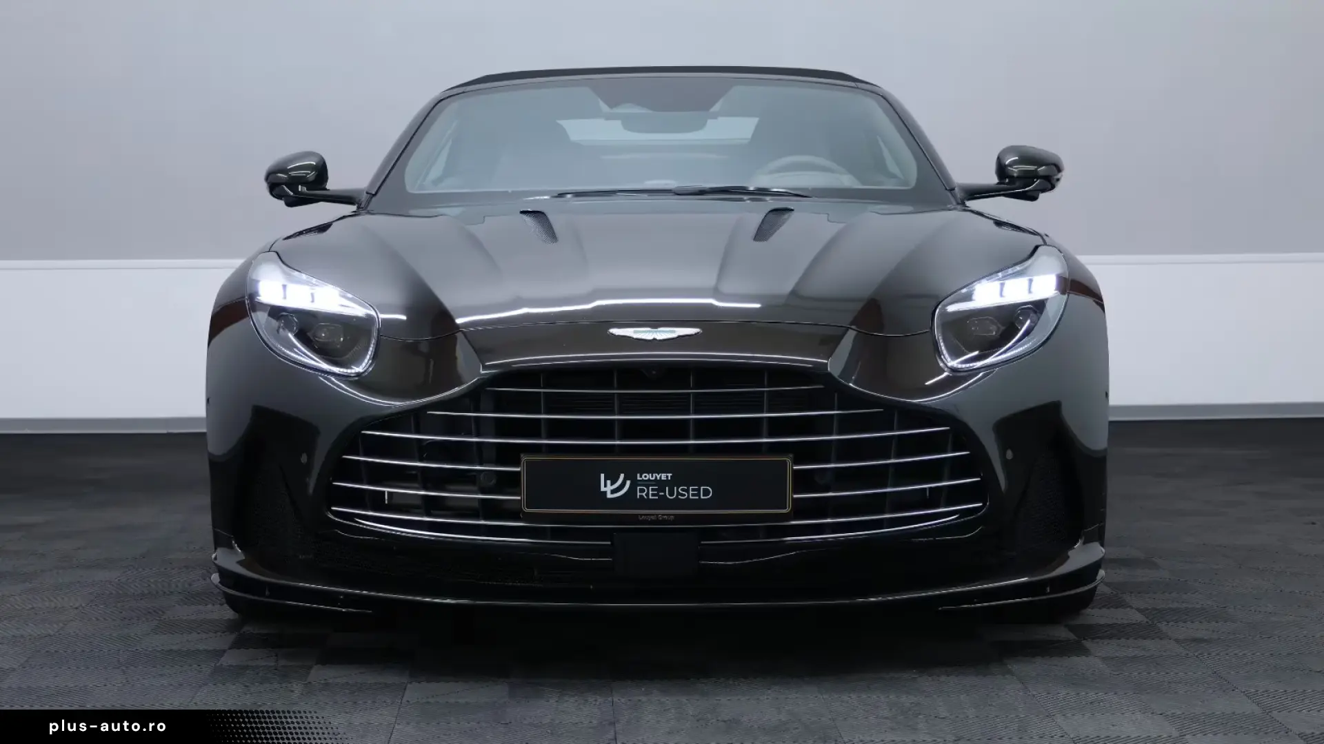 Aston Martin DB12 Volante