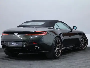 Aston Martin DB12 Volante