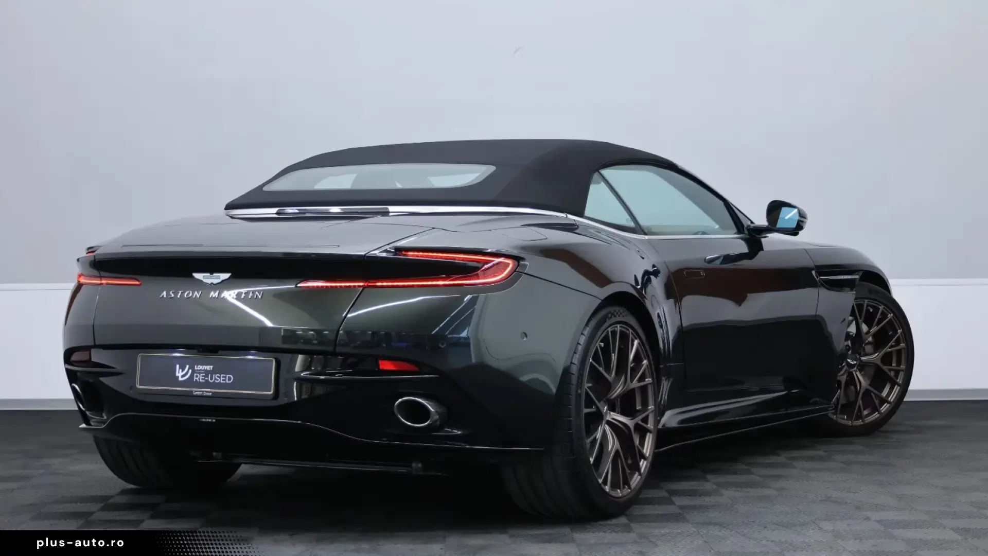 Aston Martin DB12 Volante
