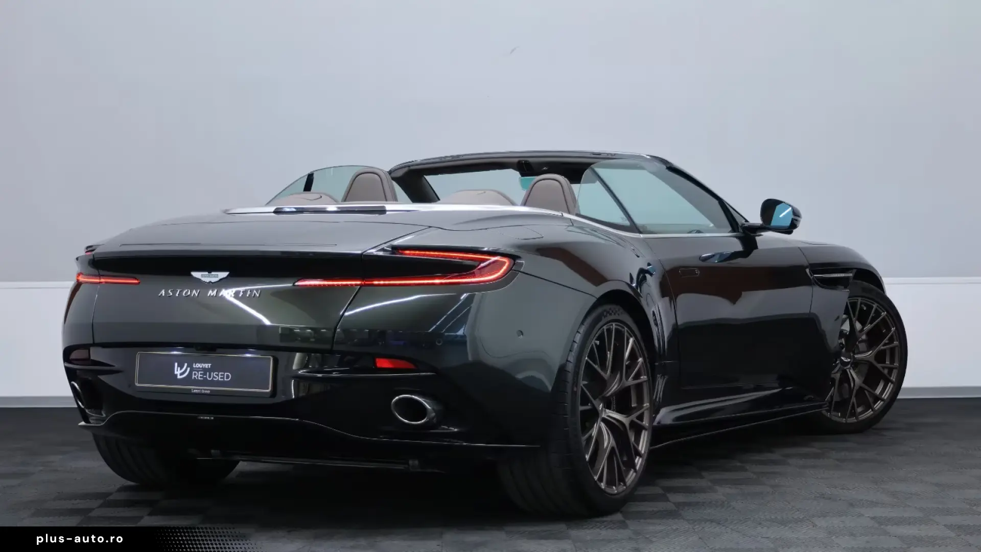 Aston Martin DB12 Volante