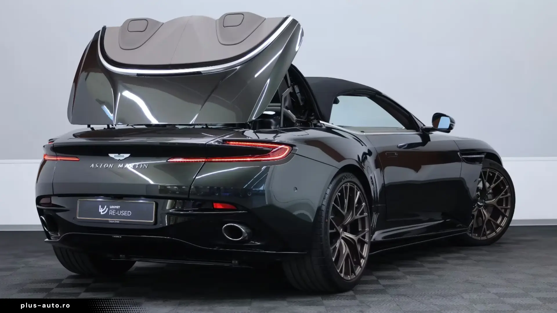Aston Martin DB12 Volante
