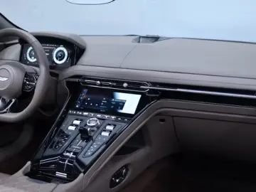Aston Martin DB12 Volante