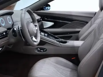 Aston Martin DB12 Volante