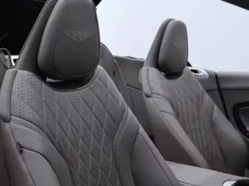 Aston Martin DB12 Volante