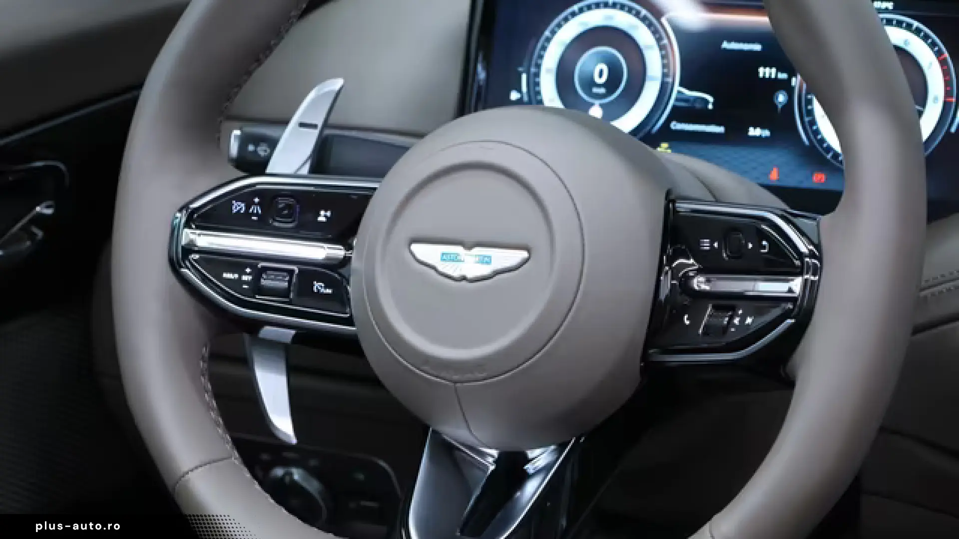 Aston Martin DB12 Volante