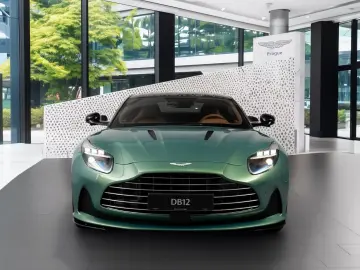 Aston Martin DB12